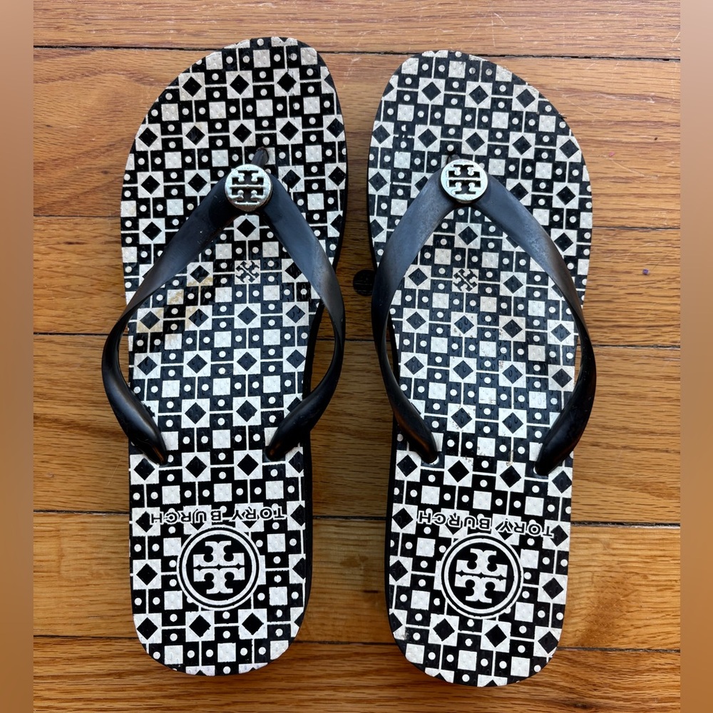 Tory Burch Geometric Black White Wedge Flip Flop - EUC 9.5